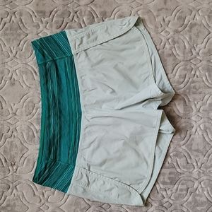 Size 2 Lululemon speed up shorts, 4 inch